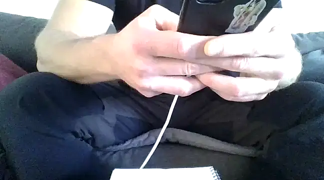 Snapshot of Tommyzzzzzz chatting on December 4, 2024, 8:34 am Tommyzzzzzz online show from December 4, 2024, 8:34 am