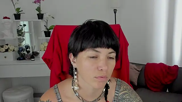Snapshot of NeoGeisha chatting on August 2, 2026, 9:30 am NeoGeisha online show from August 2, 2026, 9:30 am