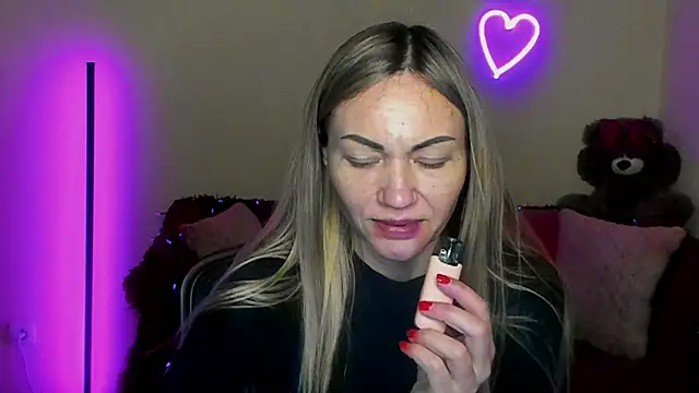 BlondMikey22 online show from April 22, 2026, 5:25 pm