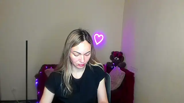 BlondMikey22 online show from June 14, 2026, 5:31 am