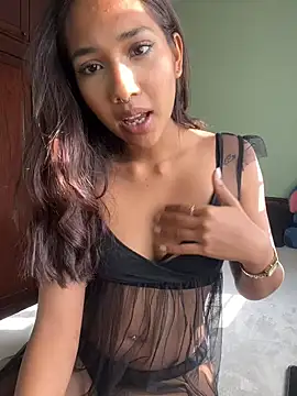 Snapshot of lyla_luv chatting on February 20, 2026, 9:10 am lyla luv online show from February 20, 2026, 9:10 am