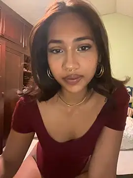 Snapshot of lyla_luv chatting on March 7, 2026, 9:56 pm lyla luv online show from March 7, 2026, 9:56 pm