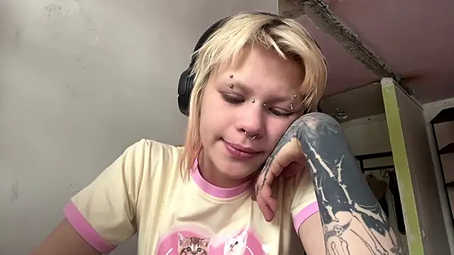 MeowMixer online show from February 7, 2026, 9:13 am