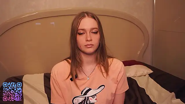 RowenaIanniello online show from March 10, 2026, 6:46 pm