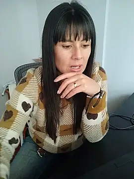Snapshot of Lyonette_reading1 chatting on July 21, 2026, 10:01 pm Lyonette reading1 online show from July 21, 2026, 10:01 pm