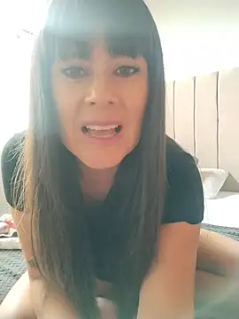 Snapshot of Lyonette_reading1 chatting on July 22, 2026, 2:53 pm Lyonette reading1 online show from July 22, 2026, 2:53 pm