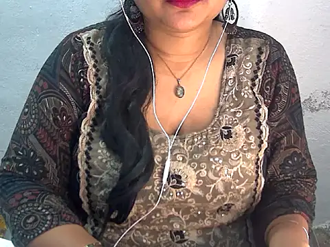 Snapshot of Saniya_K2 chatting on July 15, 2026, 4:45 pm Saniya K2 online show from July 15, 2026, 4:45 pm