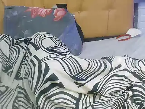 Snapshot of Ladyxx21 chatting on February 14, 2026, 5:26 am Ladyxx21 online show from February 14, 2026, 5:26 am