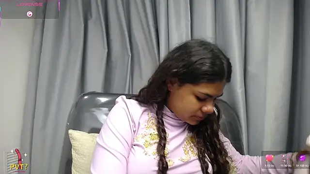 Snapshot of yaazhinii chatting on May 4, 2026, 11:39 am yaazhinii online show from May 4, 2026, 11:39 am