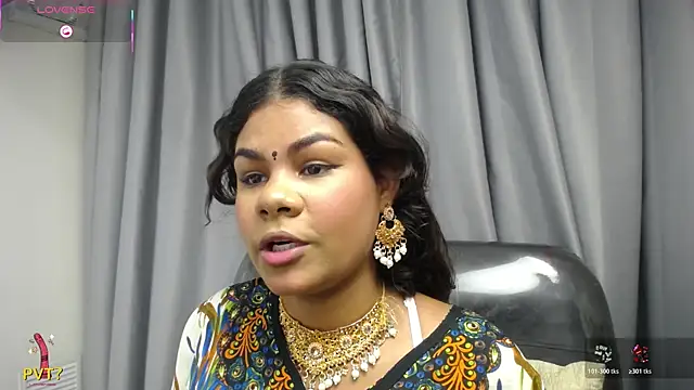 Snapshot of yaazhinii chatting on May 6, 2026, 11:48 am yaazhinii online show from May 6, 2026, 11:48 am