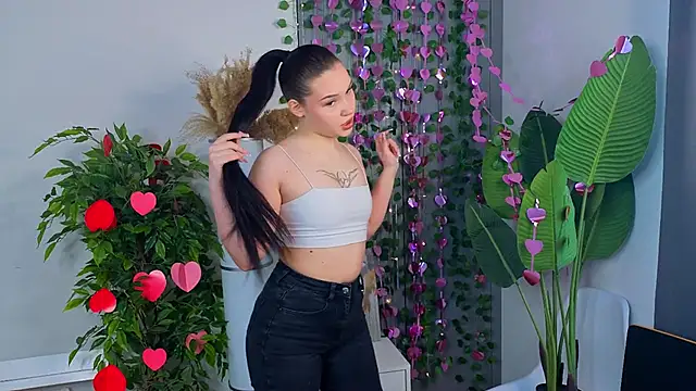 RoxannRunk online show from February 18, 2026, 6:42 am