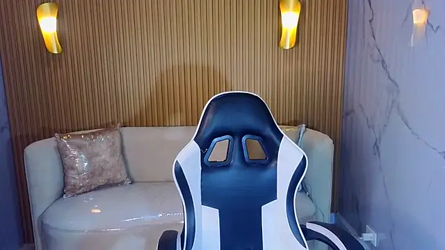 Perla Moon Tx online show from February 26, 2026, 12:37 pm