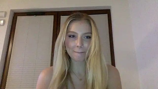 MayaWetDream online show from March 4, 2026, 9:10 pm