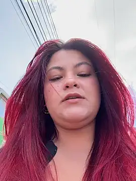 Lia-Moon77 online show from May 6, 2026, 6:57 pm
