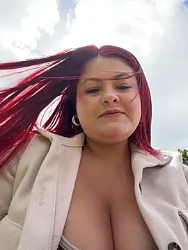Lia-Moon77 online show from June 26, 2026, 6:01 pm