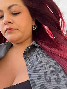 Lia-Moon77 online show from July 17, 2026, 7:19 pm