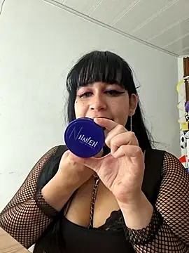 Snapshot of valen_ros chatting on June 17, 2026, 6:27 am valen ros online show from June 17, 2026, 6:27 am