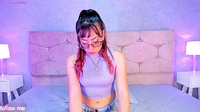 Chloe Miiler online show from March 12, 2026, 2:01 pm