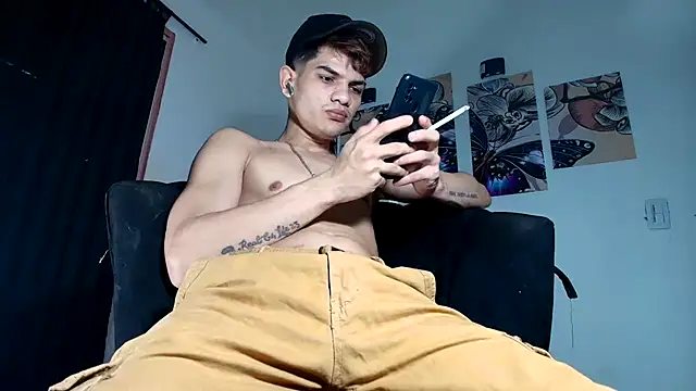 Snapshot of Jesshot_bigcock20cm chatting on April 6, 2026, 7:37 pm Jesshot bigcock20cm online show from April 6, 2026, 7:37 pm
