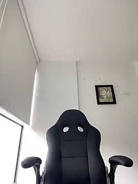 MattiaDupont online show from March 12, 2026, 9:21 pm