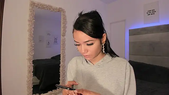 Snapshot of Mila_jenner chatting on April 9, 2026, 6:19 am Mila jenner online show from April 9, 2026, 6:19 am