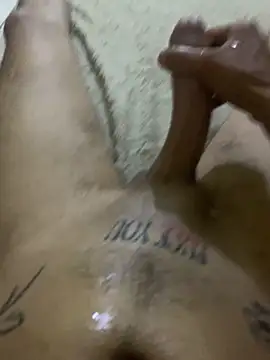 Snapshot of pitudo1713 chatting on February 15, 2026, 2:19 am pitudo1713 online show from February 15, 2026, 2:19 am