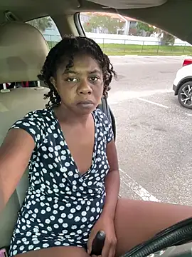 Snapshot of Ebony_Queeen chatting on June 10, 2026, 10:47 am Ebony Queeen online show from June 10, 2026, 10:47 am