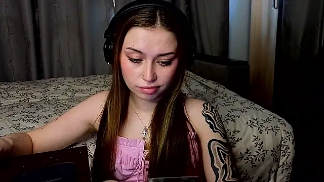 Snapshot of bellarison chatting on June 6, 2026, 9:58 am bellarison online show from June 6, 2026, 9:58 am