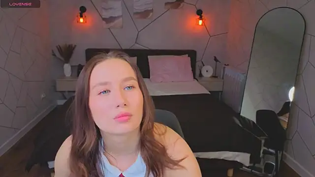  Kiki angel  online show from April 22, 2026, 9:22 am
