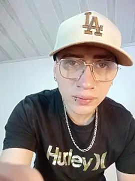 Emmanuel Lust online show from February 18, 2026, 12:01 pm