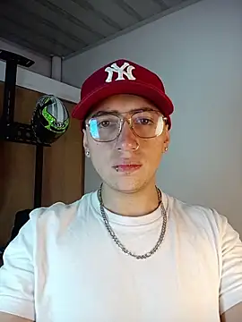 Emmanuel Lust online show from February 26, 2026, 12:15 pm