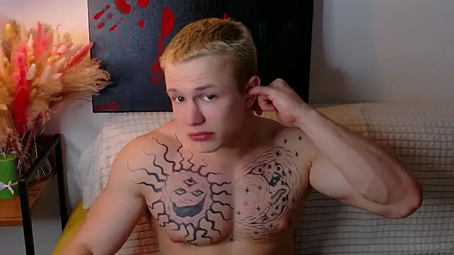 SterlingNoir online show from February 18, 2026, 9:44 pm