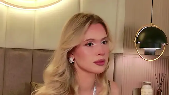 Snapshot of Beckie_White chatting on July 21, 2026, 6:43 pm Beckie White online show from July 21, 2026, 6:43 pm