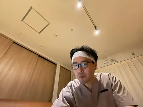 shizuku-kun211 online show from July 24, 2026, 12:14 pm