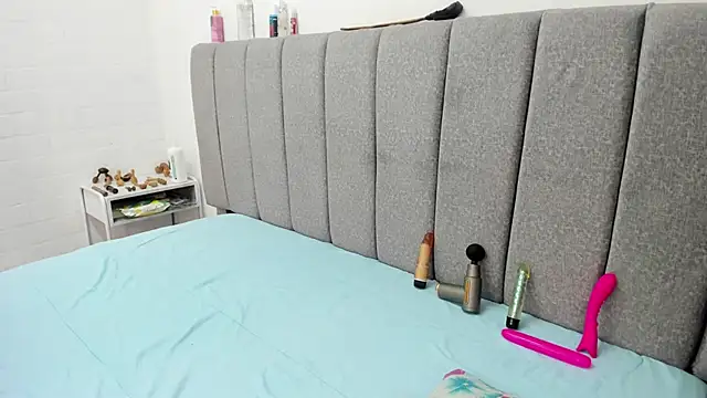 Giselle James online show from March 14, 2026, 8:03 pm