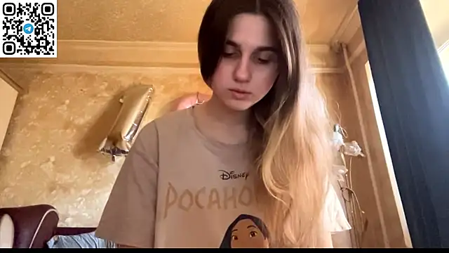 Snapshot of LovelySilk_63 chatting on April 5, 2026, 8:11 am LovelySilk 63 online show from April 5, 2026, 8:11 am