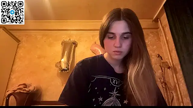 Snapshot of LovelySilk_63 chatting on May 25, 2026, 6:36 pm LovelySilk 63 online show from May 25, 2026, 6:36 pm