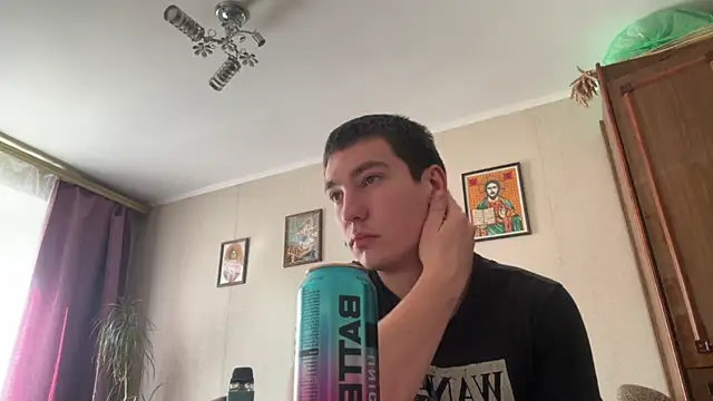 Snapshot of MoonlightVera chatting on March 20, 2026, 12:43 pm MoonlightVera online show from March 20, 2026, 12:43 pm