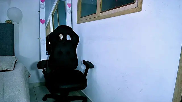 Sharlott 3 online show from March 11, 2026, 12:33 pm