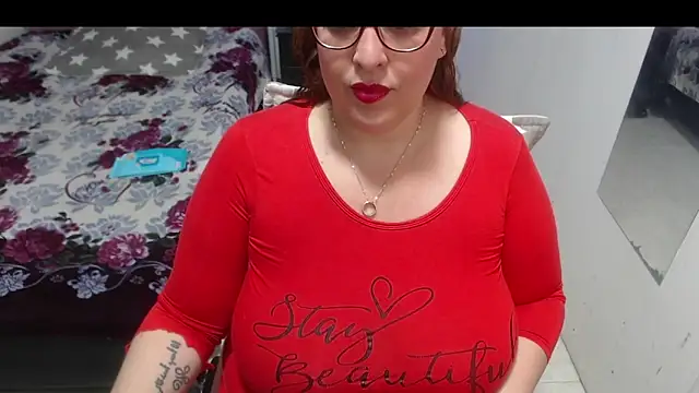 kataleyamilf69 online show from April 28, 2026, 12:32 pm