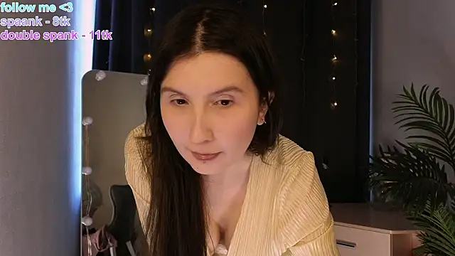 avrora shy  online show from March 10, 2026, 12:32 pm