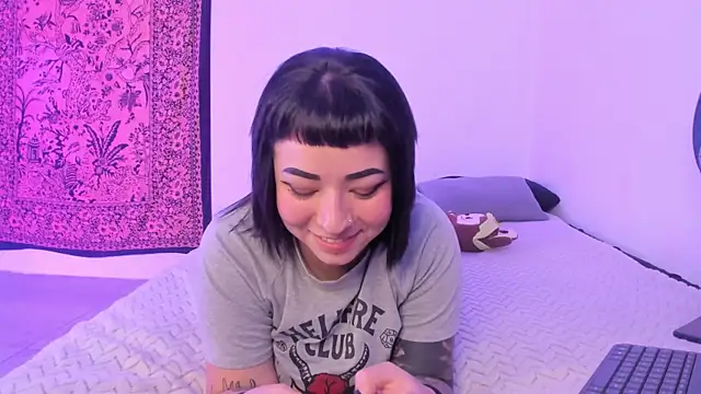 Snapshot of Aria_x_Orien_ chatting on April 7, 2026, 6:30 pm Aria x Orien online show from April 7, 2026, 6:30 pm