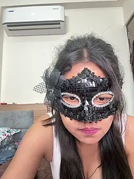 raavigirl online show from April 23, 2026, 3:03 pm