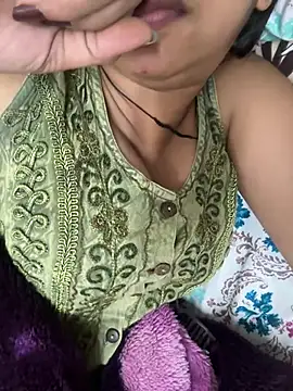 raavigirl online show from July 7, 2026, 7:51 pm