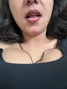 raavigirl online show from July 10, 2026, 9:17 pm