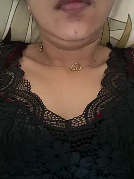 raavigirl online show from July 23, 2026, 5:05 am