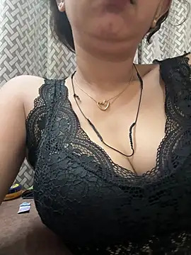 raavigirl online show from July 26, 2026, 5:31 pm