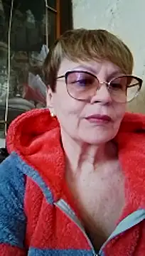SophieBurns online show from April 15, 2026, 11:28 am