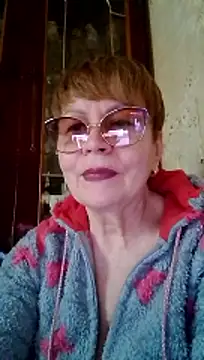 SophieBurns online show from April 22, 2026, 11:45 am