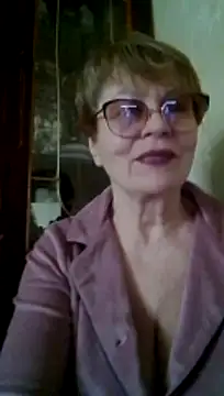 SophieBurns online show from May 13, 2026, 11:51 am